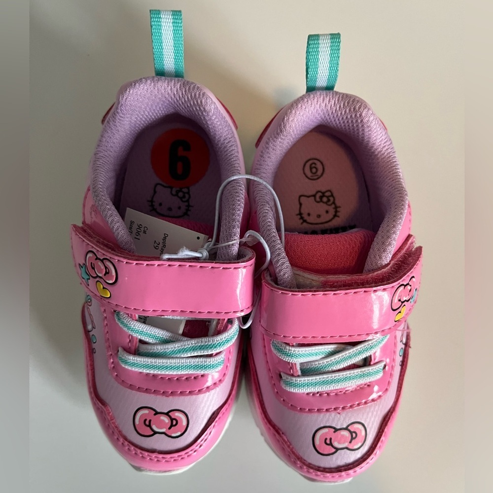Hello Kitty Light-UpVelcro Shoes for Toddlers - Picture 9 of 11